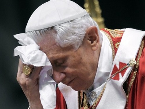 Papa_Benedetto_XVI_a_Milano.jpg